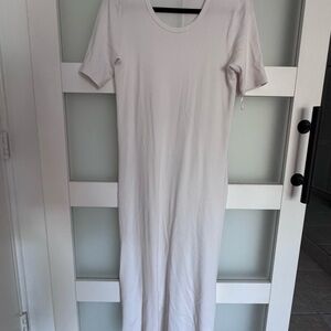 Elegant White Short Sleeve Dress
